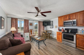 Stroll to Slopes, Village Area, Ski in-out MtLodge 345
